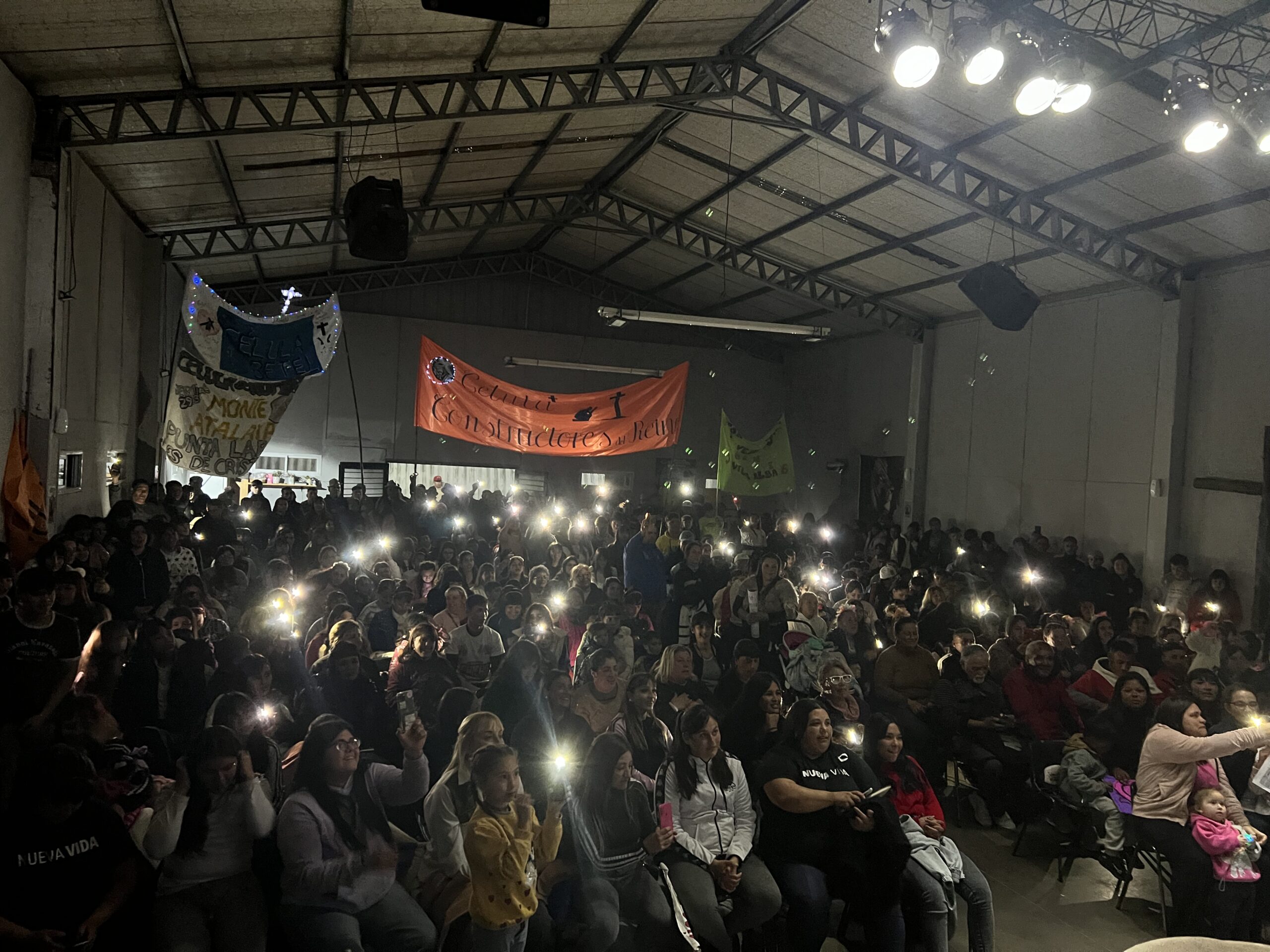 ✨ Somos la luz del mundo | Noche Unev 13/08/2025 ✨